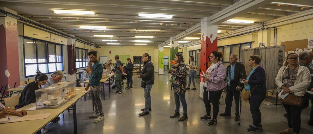 Colegio electoral en Elche, donde si las elecciones se hubieran realizado aplicando el sistema de recuento francés el resultado habría sido distinto.