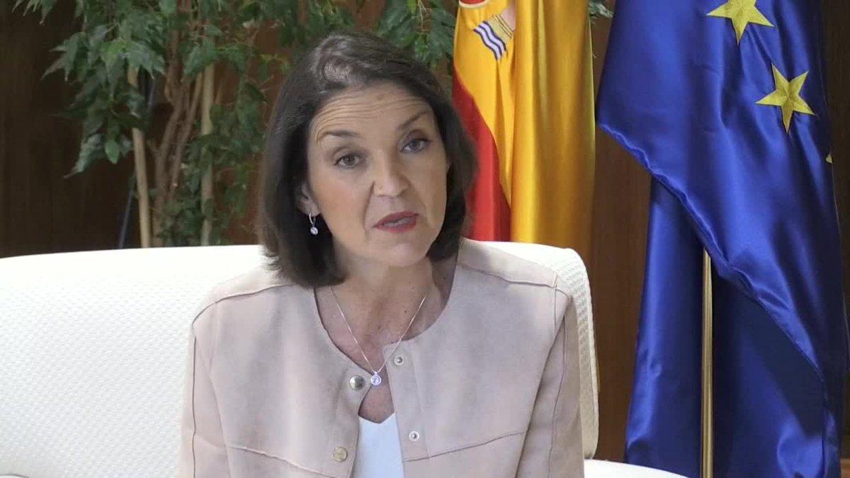 El Gobierno trabaja en unos proyectos de corredores seguros, según la ministra de Industria, Reyes Maroto.