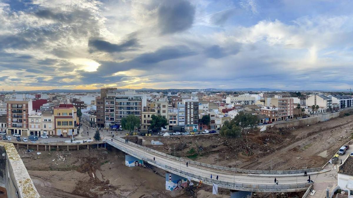 Panorámica del barranco del Poyo visto desde la azotea del Ayuntamiento de Paiporta.