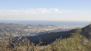 Vista de Málaga y el embalse del Limonero.