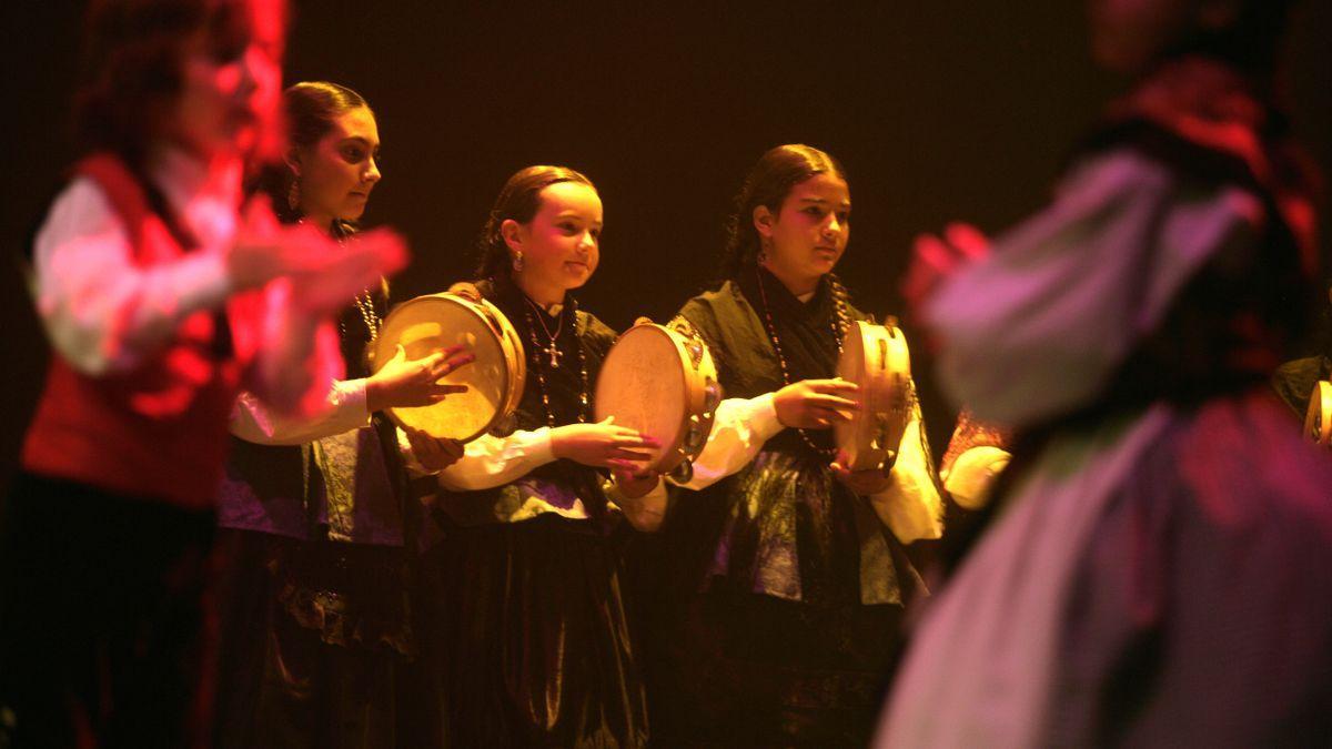 Profesionales de la música y el baile gallego reclaman más aforo para sus clases