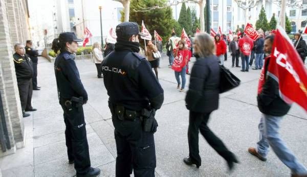 Las imágenes de la jornada de huelga en Zaragoza