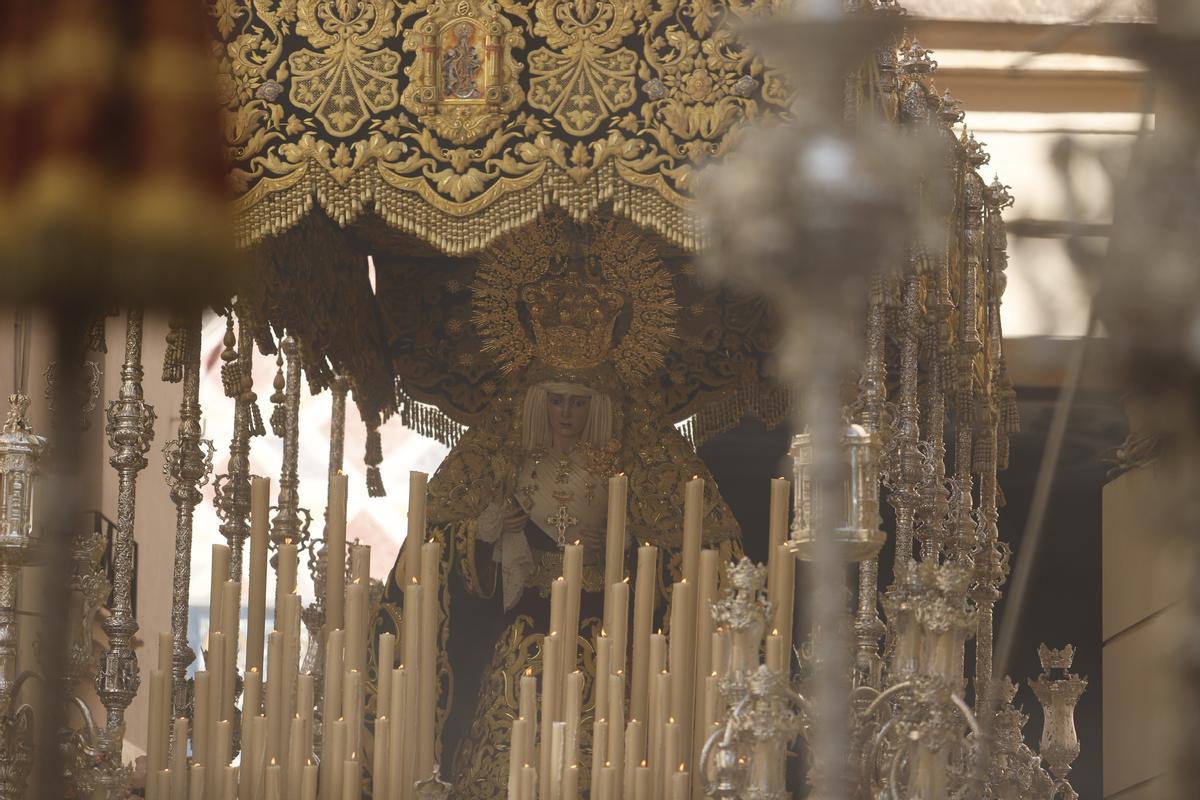 Salida de San Juan de la Virgen de Lágrimas y Favores.