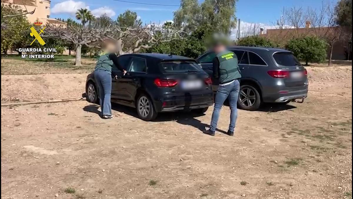 La Guardia Civil de Santa Pola interviene vehículos de alta gama que se utilizaban en la estafa