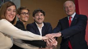 Acto electoral del candidato del PSE-EE a lehendakari, Eneko Andueza, con la presidenta de Navarra, María Chivite y el presidente de Nueva Aquitania, Alain Rousset