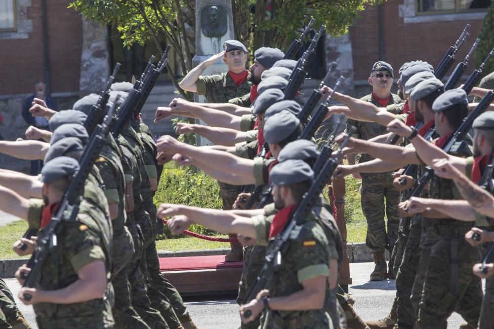 Desfile militar en Cabo Noval