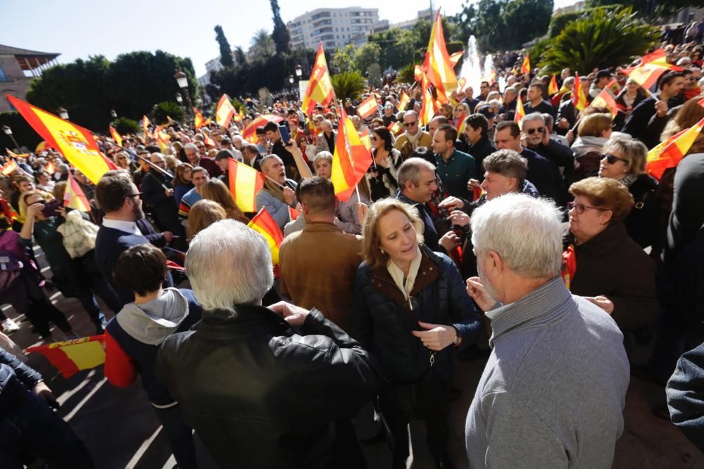 Más de 2.000 personas claman por "la unidad de España" frente al Ayuntamiento de Murcia