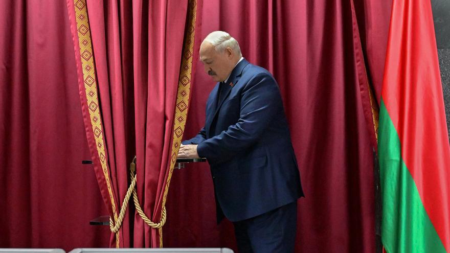 Lukashenko gana las elecciones presidenciales en Bielorrusia con casi un 87% de los votos