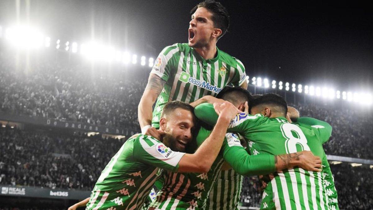 El Betis se solidariza cediendo su estadio