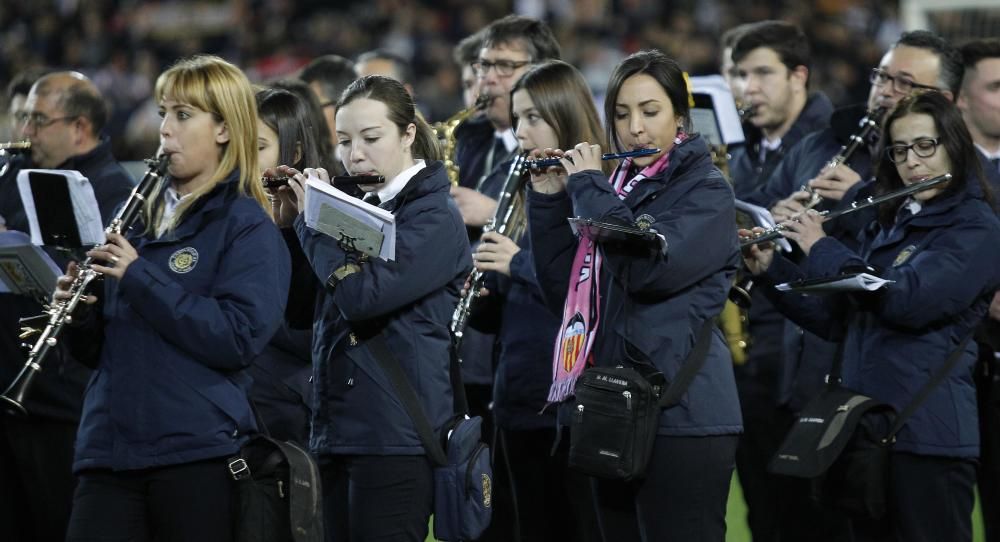 Llanera de Ranes interpreta ‘Amics’ en el Derbi