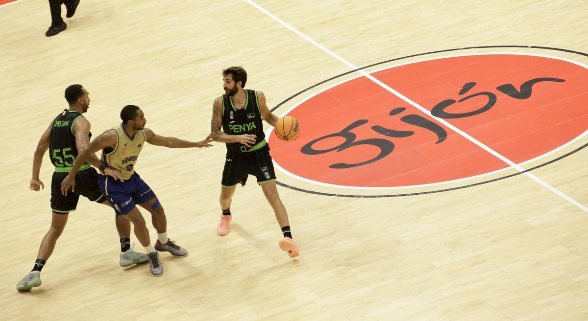 Asturias disfruta de Ricky Rubio en la victoria del Obradoiro ante el Joventut Asturias disfruta de Ricky Rubio en la victoria del Obradoiro ante el Joventut