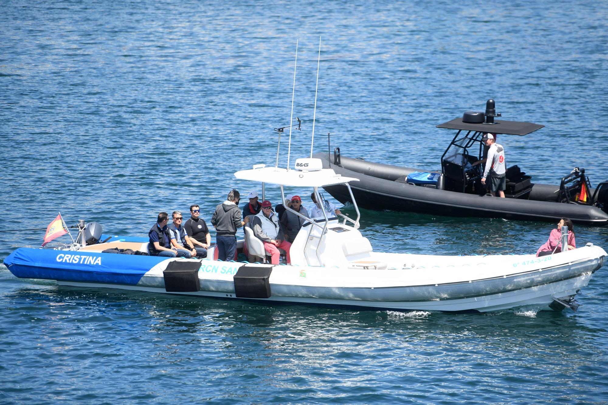 El rey emérito ya "navega" en la ría de Arousa