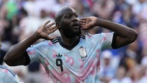 El belga Romelu Lukaku celebra el gol que sella el 1-4 en el partido contra Estados Unidos, correspondiente a los octavos de final del Mundial de Estados Unidos, México y Canadá, disputado el lunes.