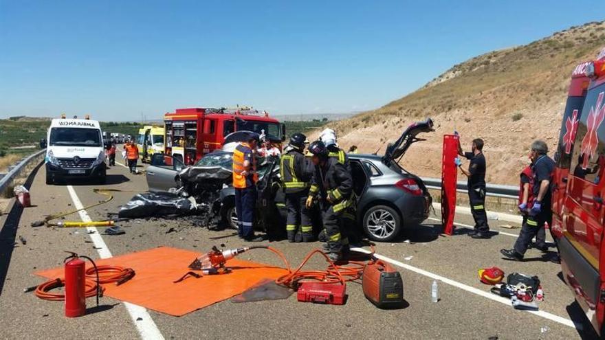 Dos heridos graves en una nueva colisión frontal en la N-232