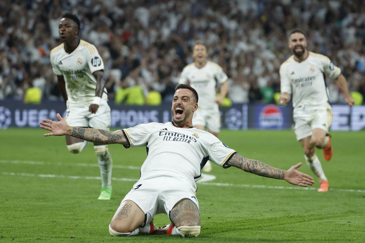 MADRID, 08/05/2024.- El delantero del Real Madrid, Joselu, celebra el segundo gol del equipo madridista durante el encuentro correspondiente a la vuelta de las semifinales de la Liga de Campeones que disputan hoy miércoles Real Madrid y Bayern de Munich en el estadio Santiago Bernabéu, en Madrid. EFE / Juanjo Martín