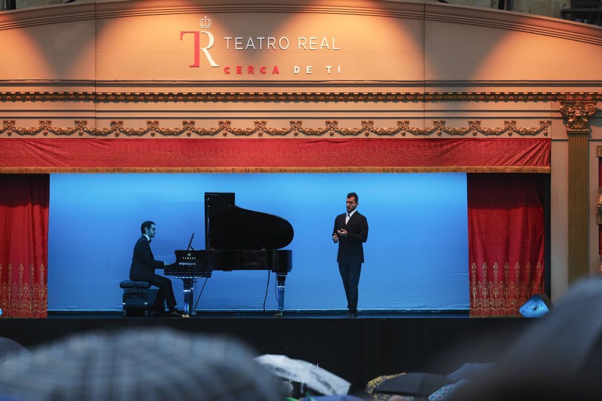 EN IMÁGENES: "La carroza del Teatro Real", en Avilés