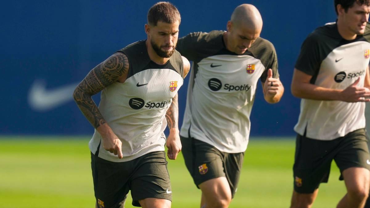 Íñigo Martínez ya ha vuelto a entrenarse con el Barça