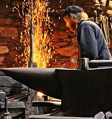 A ferrería, un dos últimos labores da artesanía de noso.