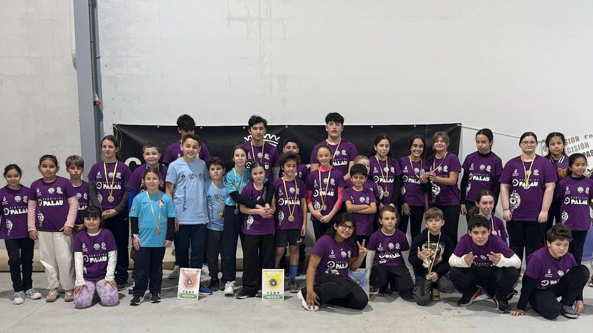 Arqueros de la Liga Escolar de tiro con arco, tras la cuarta tirada
