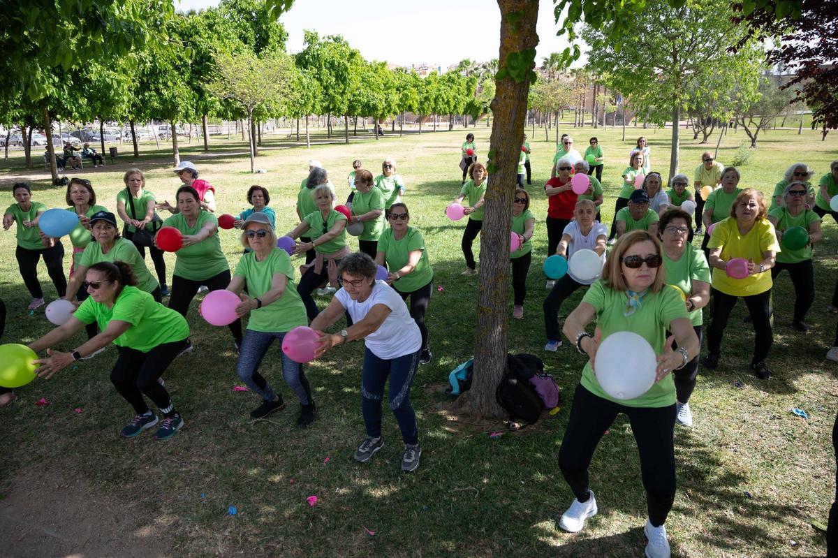 Fotogalería | Una jornada de deporte para los mayores de Badajoz