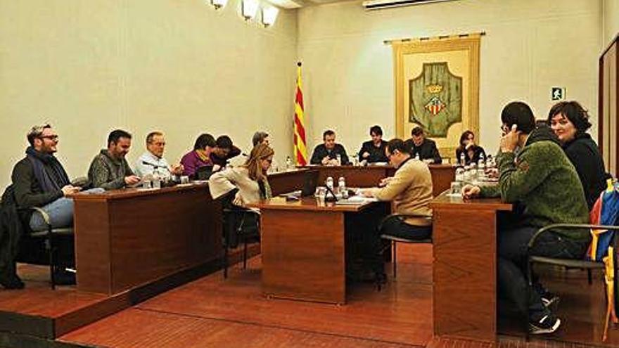 Sessió de ple celebrada ahir a Banyoles.