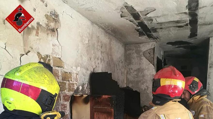 Herido un hombre por inhalación de humo en el incendio de un séptimo ...