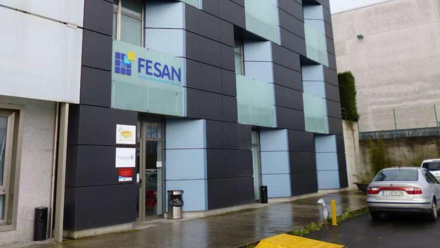 Fachada de las instalaciones de Fesán en el centro de negocios Costa Vella en la calle Amigo de Compostela.