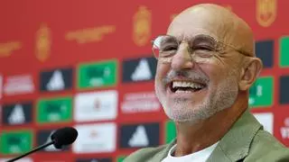 De la Fuente despide con emoción a Jesús Navas, "una leyenda del fútbol español"