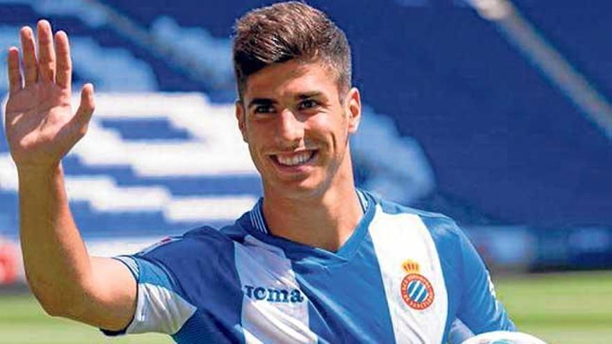 Marco Asensio durante su presentación.