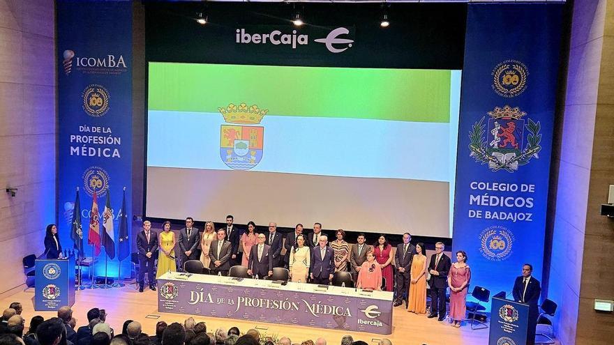 El Colegio de Médicos de Badajoz premia a la Confederación E