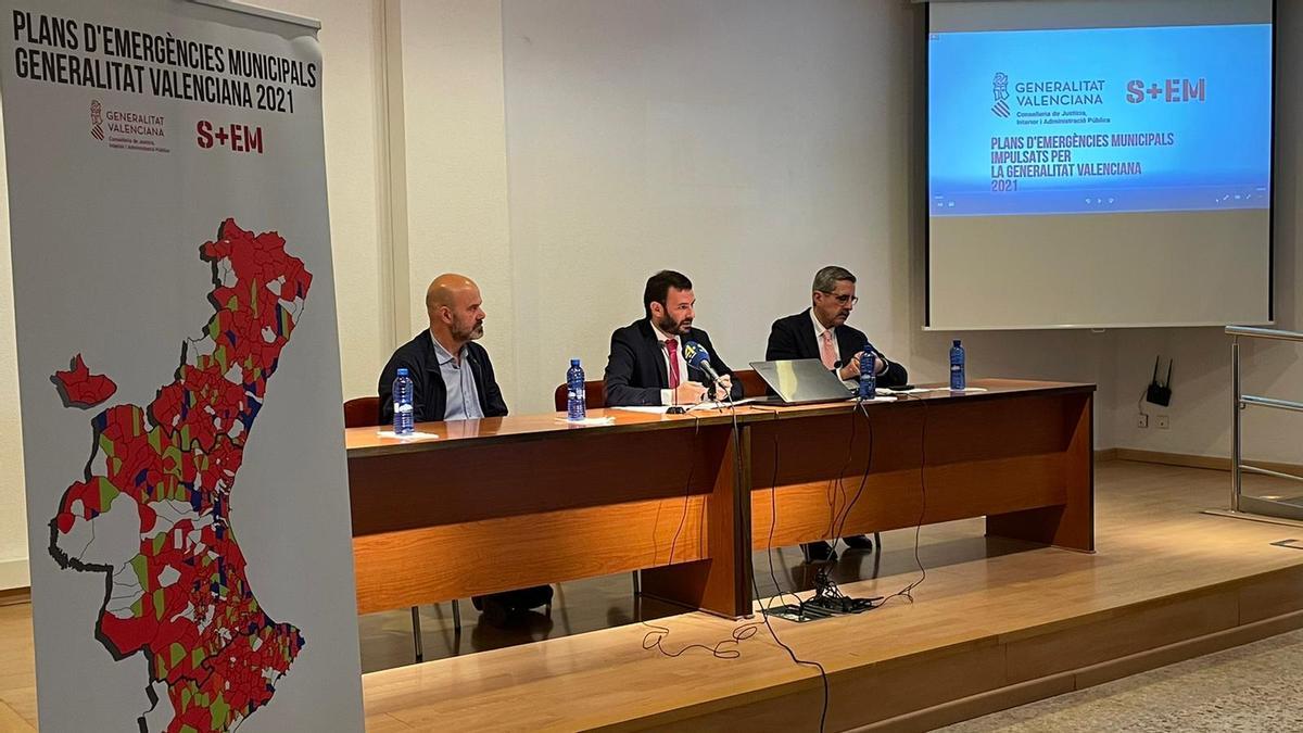 Un momento de la presentación en la Vall d’Uixó de la convocatoria de ayudas para elaborar planes de emergencias.