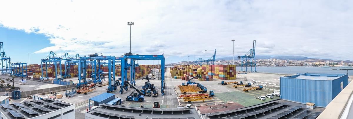 Terminal de contenedores Opcsa en el Puerto de Las Palmas.