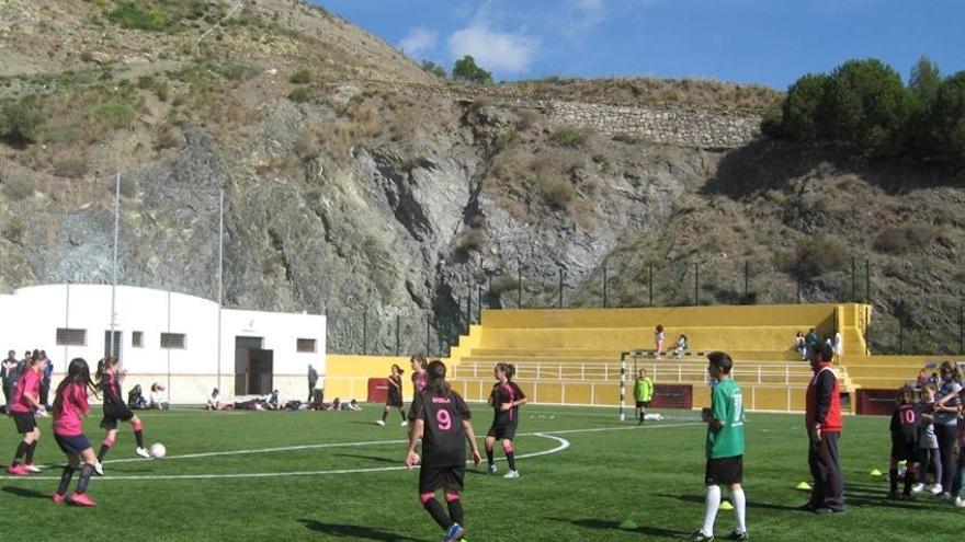 El mundo del fútbol ha sido el primero en dar el paso adelante para movilizarse en contra del ordenamiento promulgado por el gobierno.