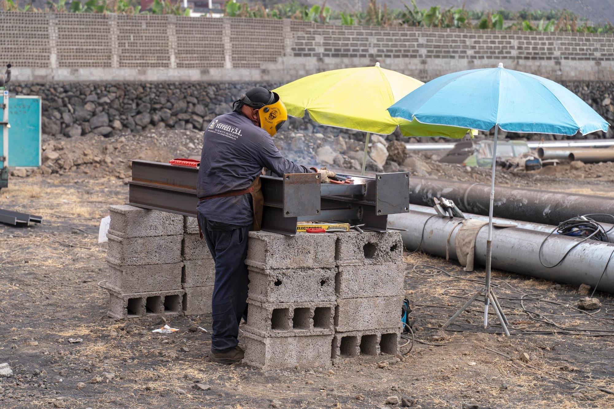 Obras que ejecuta Tedagua en Puertos Naos para instalar desaladoras para los afectados por el volcán de La Palma