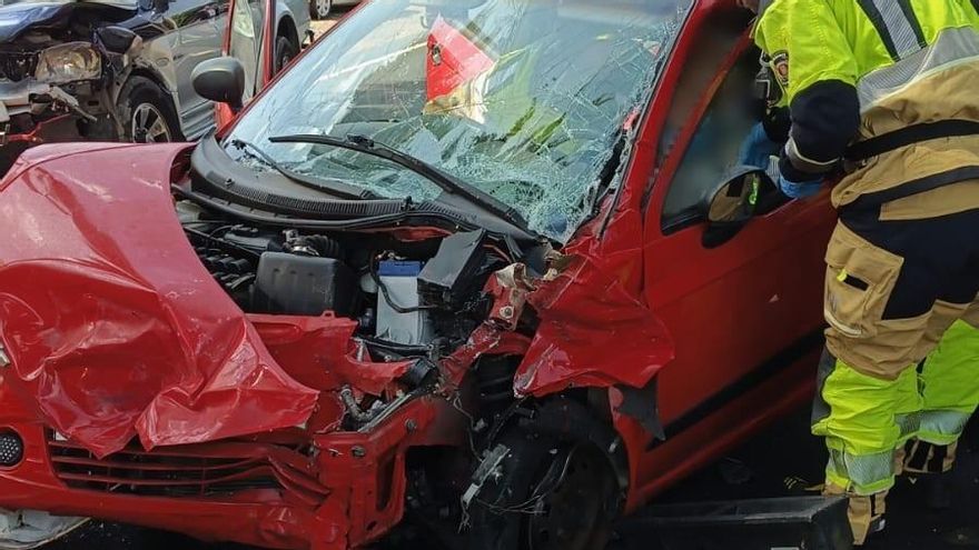 Estado de uno de los coches involucrados en el accidente