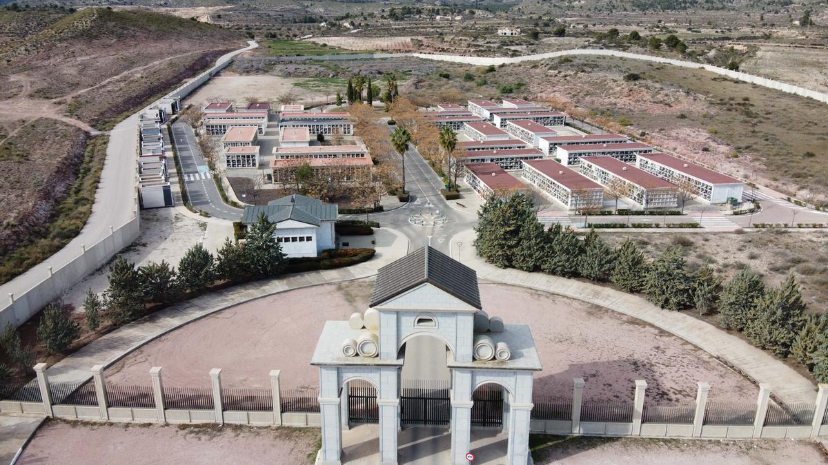 Vista aérea del cementerio nuevo Elda.