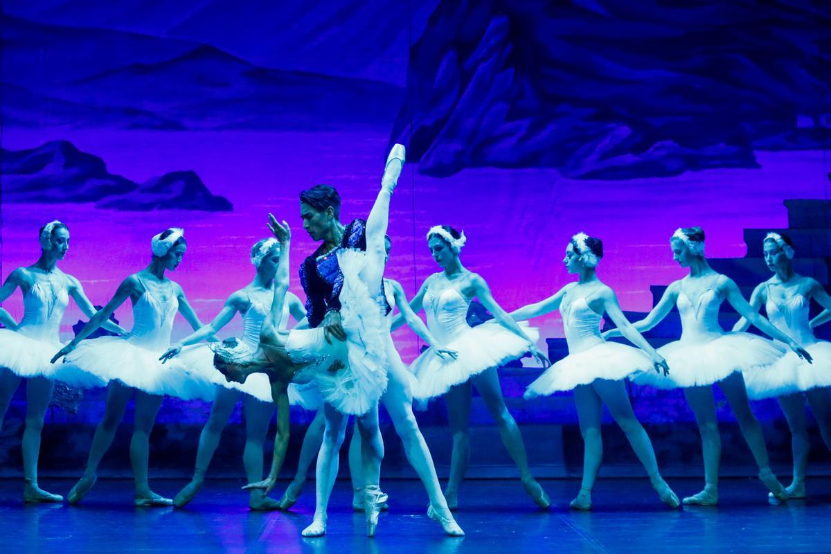 Impresionante coreografía de los bailarines rusos en el Auditorio de Vilagarcía