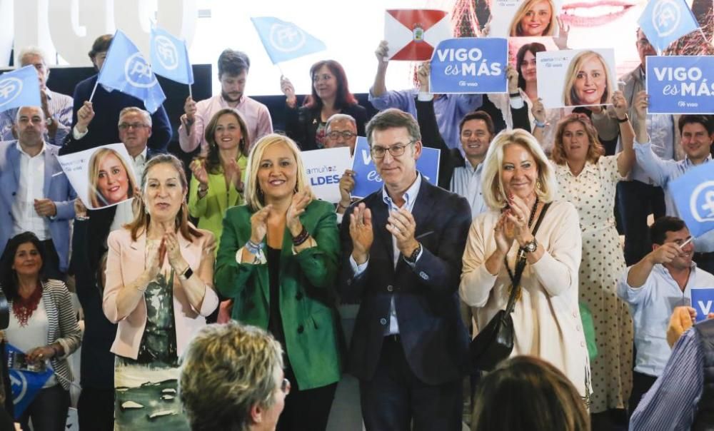 Feijóo acompaña a Elena Muñoz en el cierre de campaña