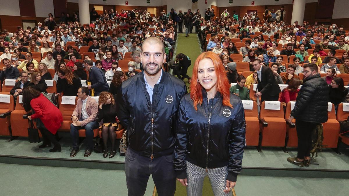 Los astronautas Pablo Álvarez Fernández y Sara García Alonso.