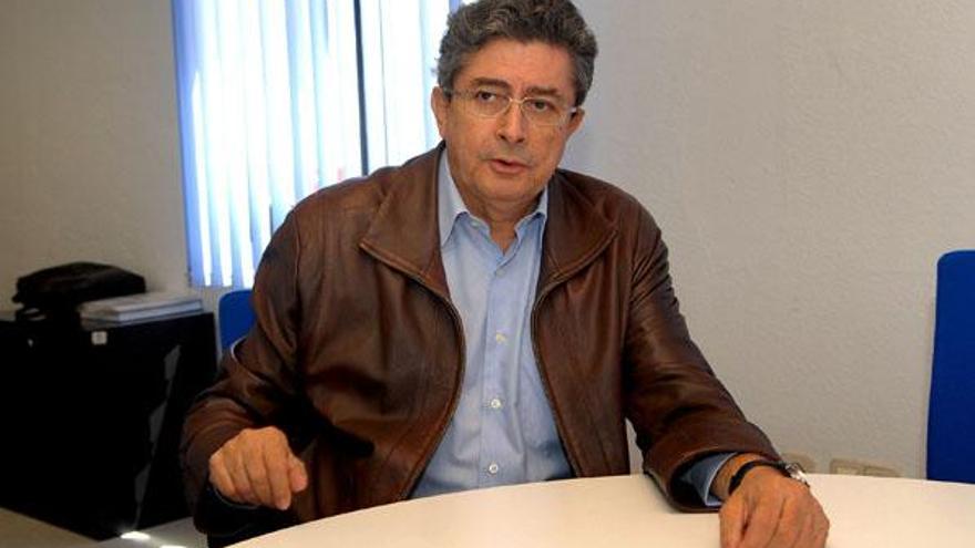 José Miguel Pintado, jefe de la Demarcación de Costas, durante la entrevista. i SANTI BLANCO