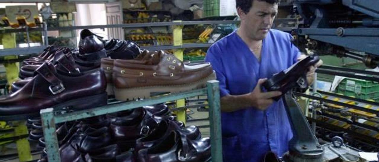 La producción de calzado en la provincia sufre una caída en número de zapatos