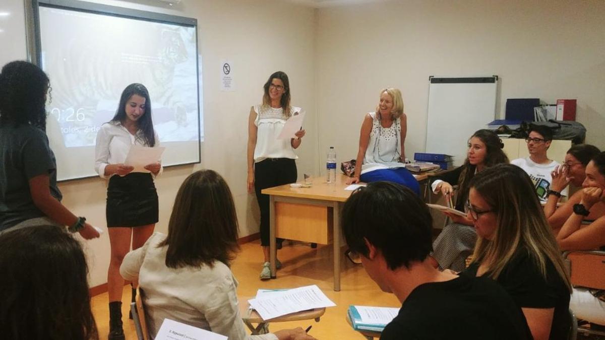 Escola Oficial d’Idiomes de Viladecans: obertes les preinscripcions per al curs 2022-2023 Escola Oficial d’Idiomes de Viladecans: obertes les preinscripcions per al curs 2022-2023