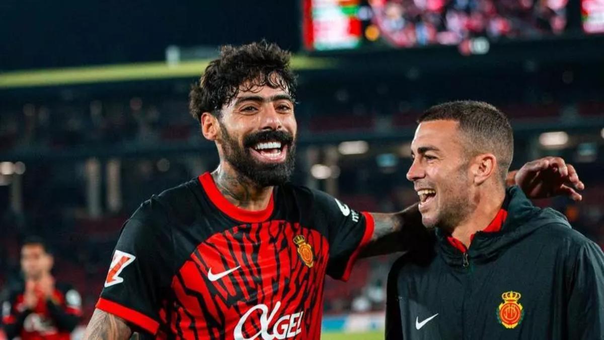 ¡Tremendo puñetazo en la cara a Samu Costa en un amistoso!