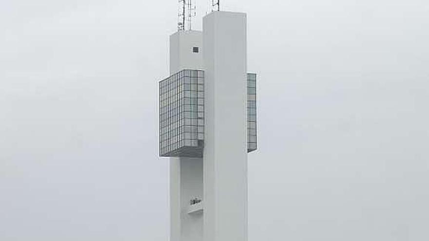 Torre de control de A Coruña. / fran martínez