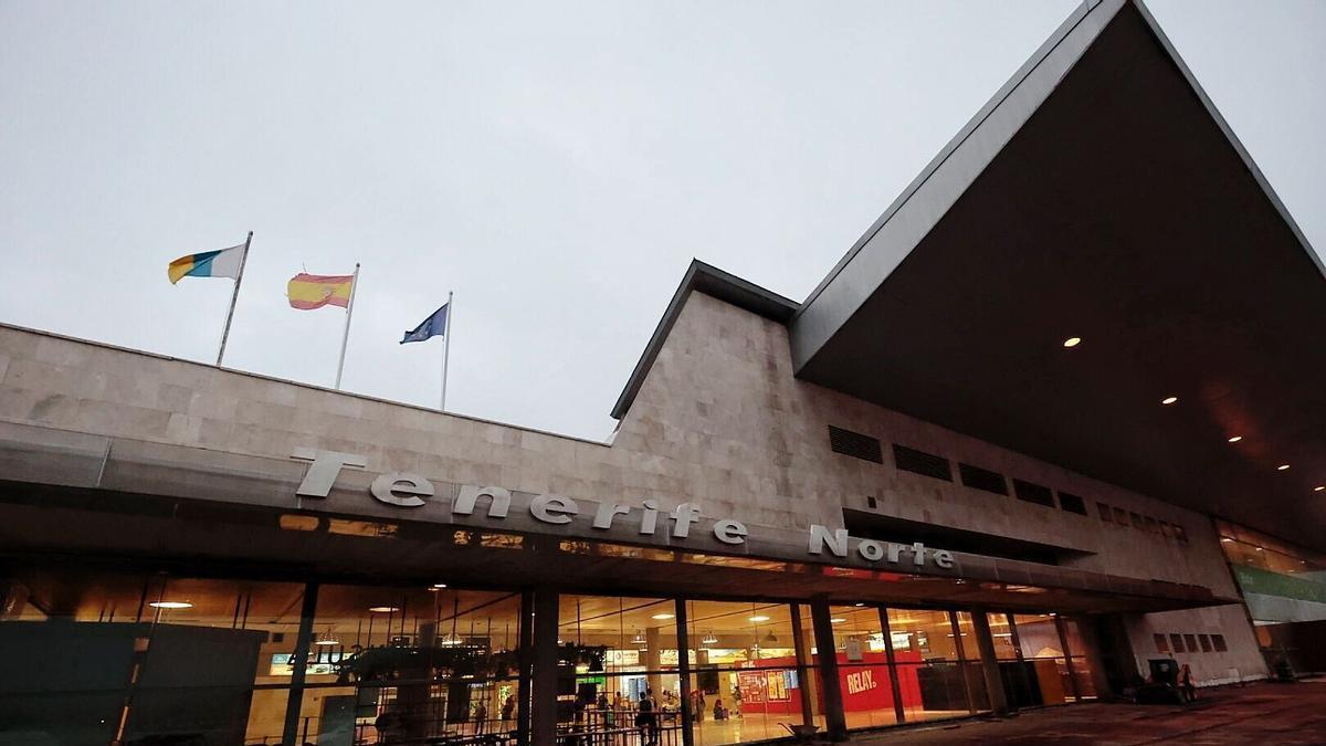 Foto exterior del aeropuerto de Los Rodeos.