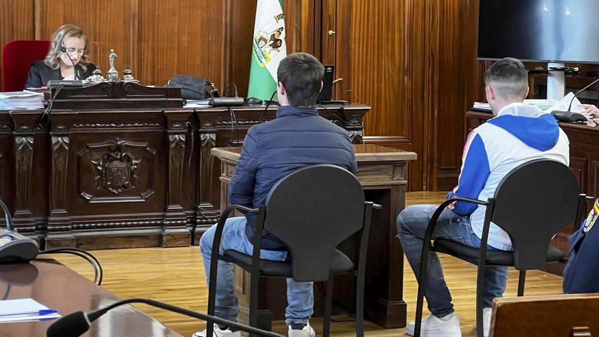 Los dos jóvenes acusados de asesinar a un hombre en marzo de 2024 en el barrio de Santa Clara.