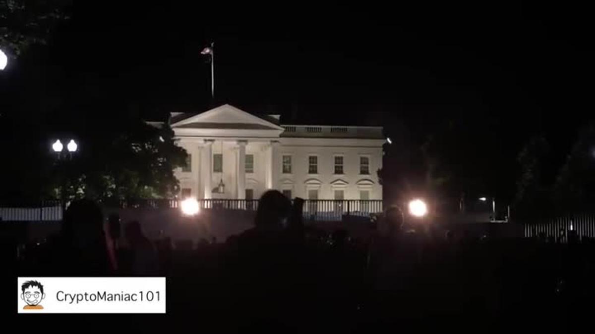 Las impactantes imágenes del corte de luz en la Casa Blanca durante los disturbios tras la muerte de George Floyd