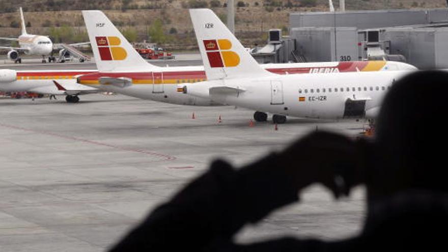 Dos aviones chocan en Barajas sin causar daños a los pasajeros