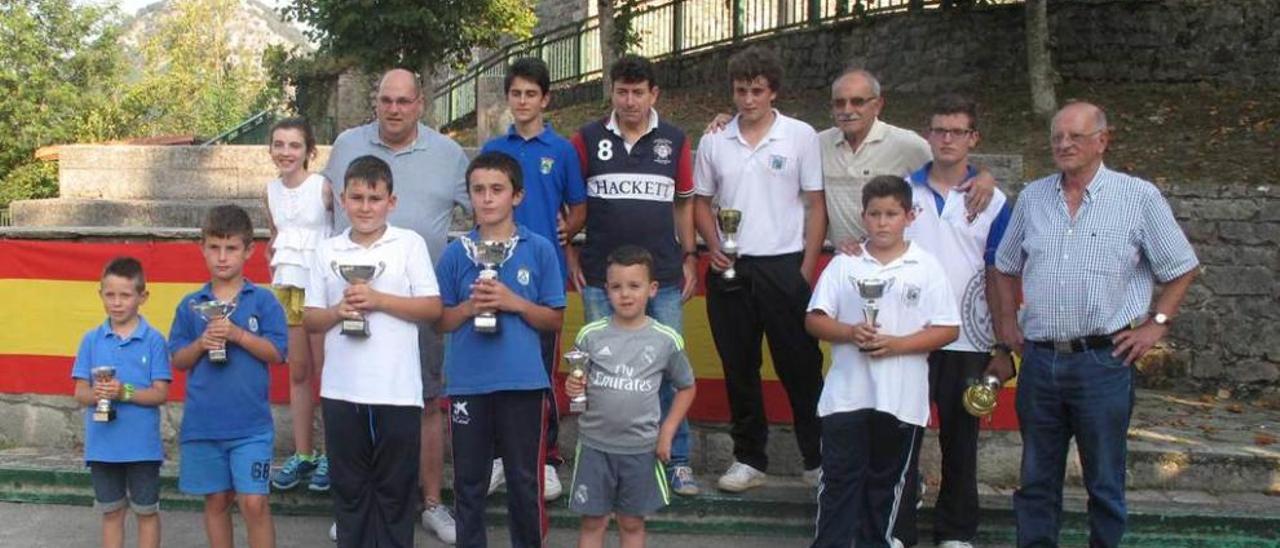 Participantes en el torneo de categorías inferiores de La Campanona.