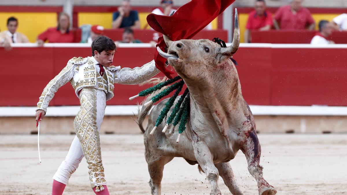 El diestro aragonés Aarón Palacio cortó al sexto, casi de consolación, la única oreja del festejo.